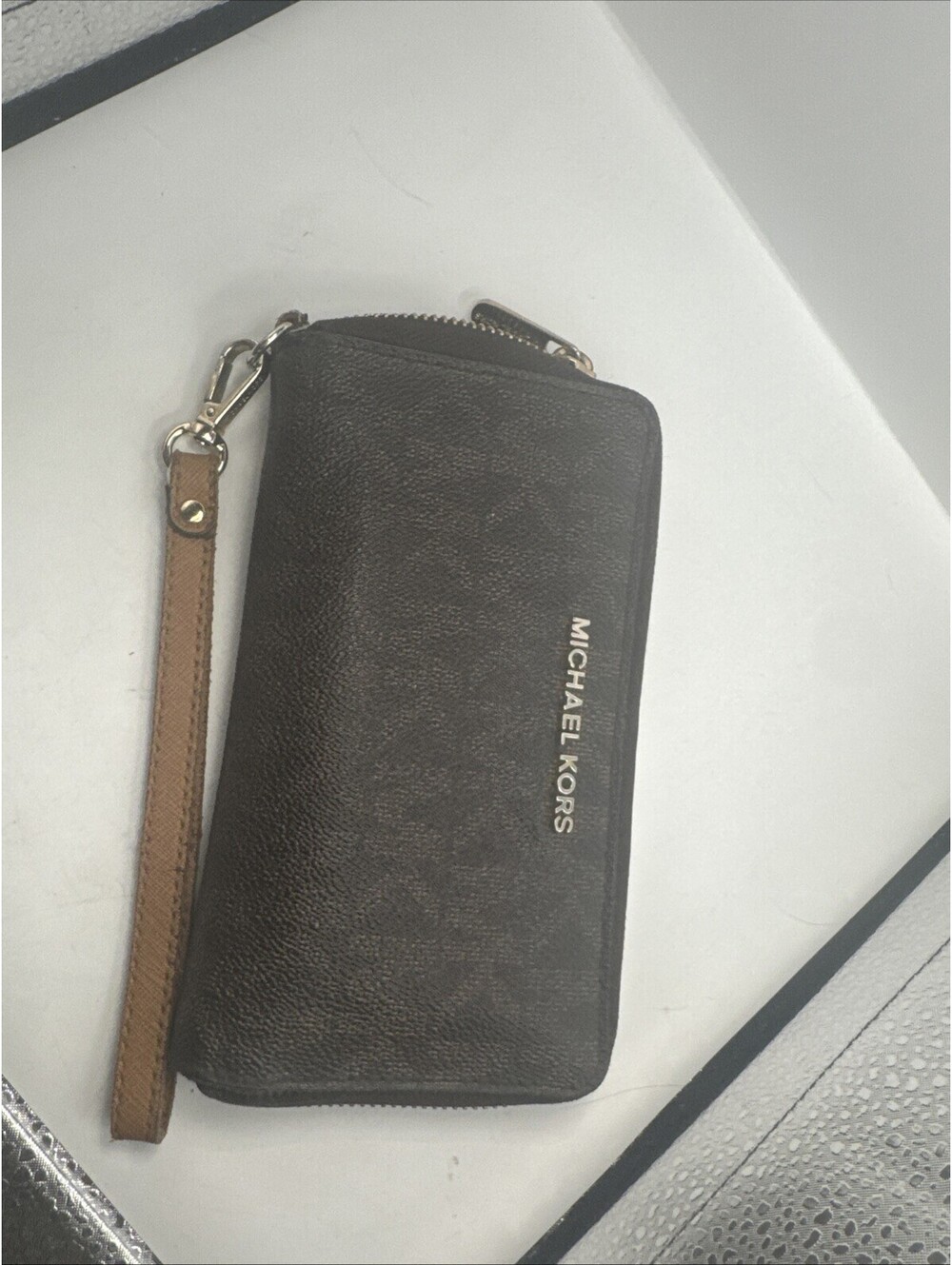 Michael Kors Authentic Jet Set Signature Brown New Wristlet Wallet